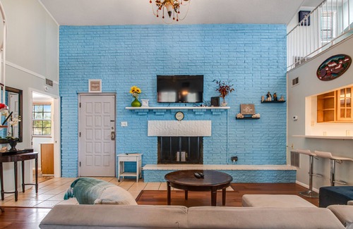 Villa Segunda Casa | Dog-Friendly Beach Home with High-Speed WiFi, Enclosed Backyard, and Loft