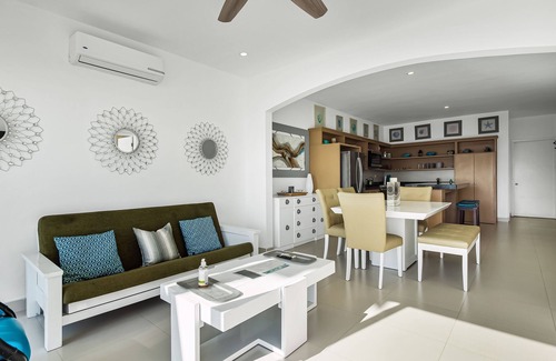 La Paloma Casa | Dog-friendly beachfront villa with pool & hot tub access plus rooftop deck