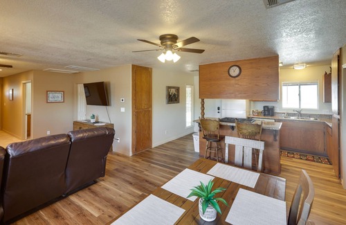 Bullhead City Casa | Dog-Friendly Bullhead City Home - Walk to Beach!