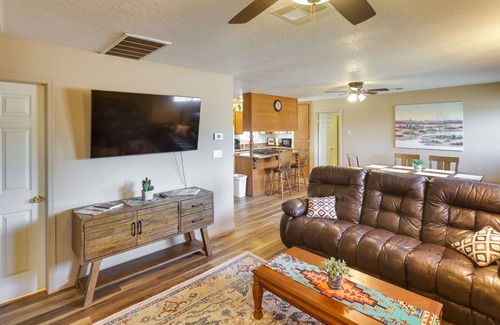 Bullhead City Casa | Dog-Friendly Bullhead City Home - Walk to Beach!