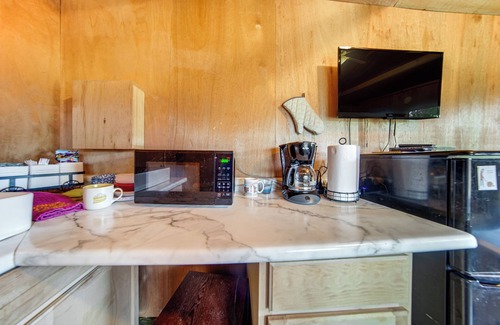 Westford Apartamento | Dog-Friendly Cabin Near Pymatuning Lake!