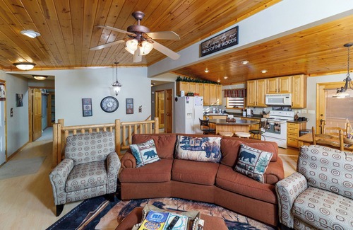 Lakewood Cabina | Dog Friendly Cabin in Lakewood. Near ATV Trails!