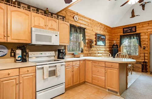 Big Flats Casa | Dog-friendly cabin on quiet lot near the creek with playground, firepit & W/D
