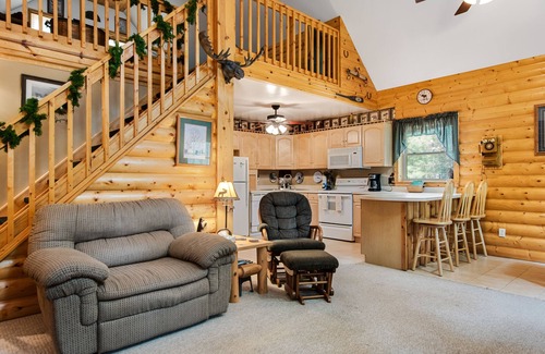 Big Flats Casa | Dog-friendly cabin on quiet lot near the creek with playground, firepit & W/D