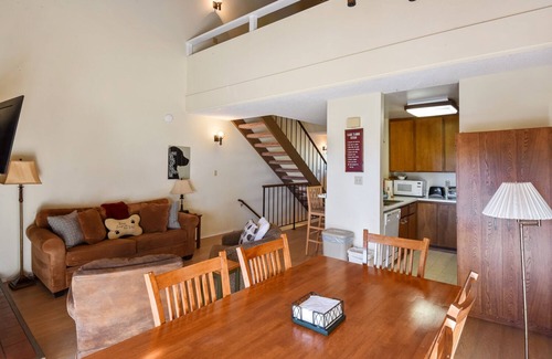 Carnelian Woods Condominio | Dog-Friendly Carnelian Woods Lake View Condo