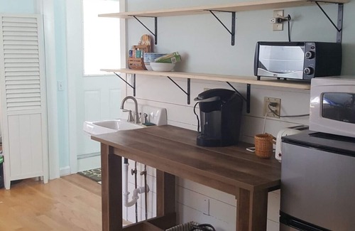 Cotuit Apartamento | Dog friendly, Clean Studio with Separate Entrance 2.4 miles to Beach