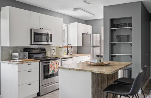 Indian Point Condominio | Dog-Friendly Condo with Shared Pool & Hot Tub, Washer/Dryer, and Central AC