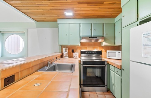 Bear Valley Condominio | Dog Friendly Corner Studio Loft! - Creekside #81 by RedAwning
