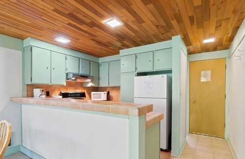 Bear Valley Condominio | Dog Friendly Corner Studio Loft! - Creekside #81 by RedAwning