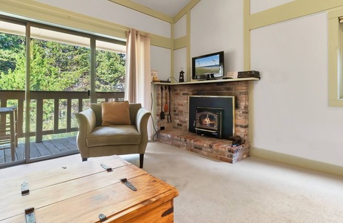 Bear Valley Condominio | Dog Friendly Corner Studio Loft! - Creekside #81 by RedAwning