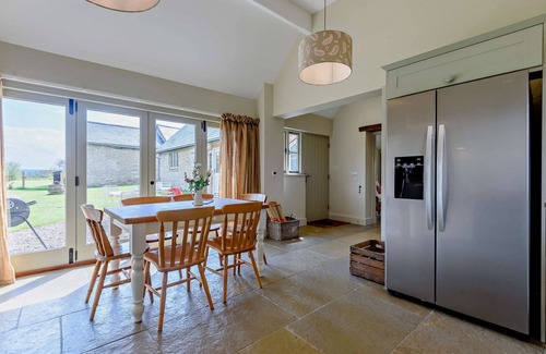 Faringdon Cabaña | Classic Cotswolds Getaway in Radcot
