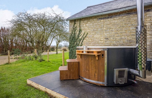 Faringdon Cabaña | Classic Cotswolds Getaway in Radcot