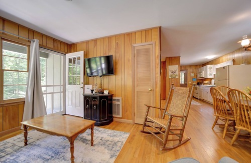 Bryson City Cabaña | Dog-Friendly Cottage w/ Deck in National Forest!