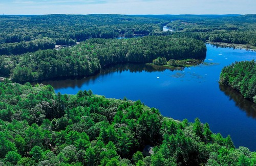 Lake Arrowhead Casa | Dog-friendly cottage with lake access, EV charging, firepit, & washer/dryer
