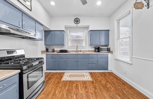 Carnegie Casa | Dog Friendly Creek-Side Getaway