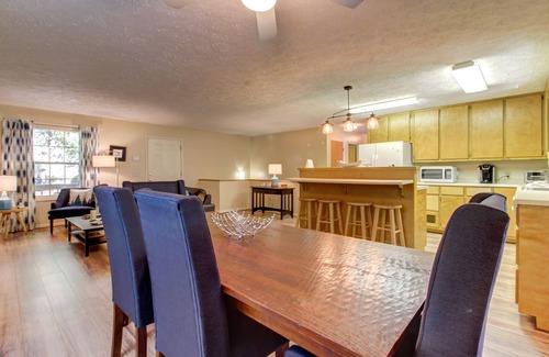 Clarkesville Cabina | Cabaña Creekfront en 2. 5 hectáreas arboladas, cerca de parques estatales y tierras forestales nacionales.
