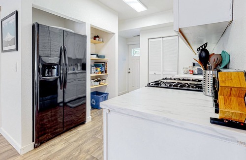 Union Hill-Novelty Hill Casa | Dog-friendly downstairs retreat with outdoor sauna, full kitchen, firepit, patio