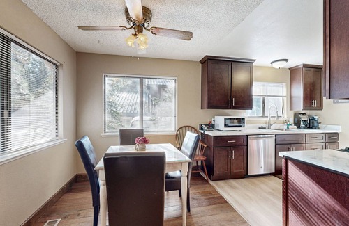 Incline Village Casa | Dog-Friendly Duplex with fireplace, balcony and free internet