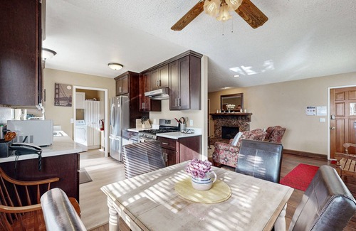 Incline Village Casa | Dog-Friendly Duplex with fireplace, balcony and free internet