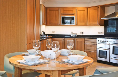 Constantine Bay Apartamento | Dog friendly duplex apartment by the beach