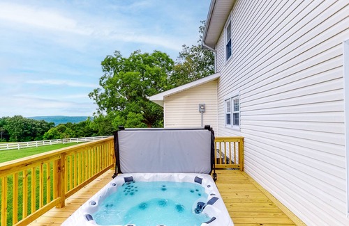 Trenton Cabaña | Dog-friendly farmhouse with hot tub, private W/D, gas fireplace, and central AC