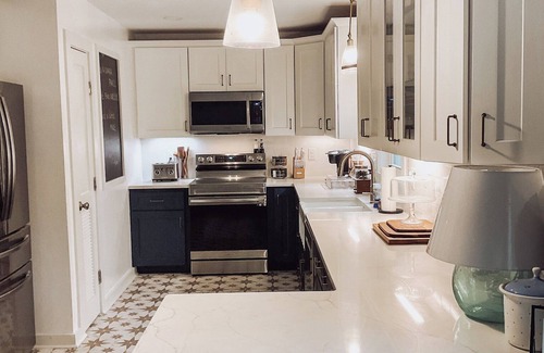 Morehead City Cabaña | Dog Friendly Fenced Cottage Minutes from the Water!