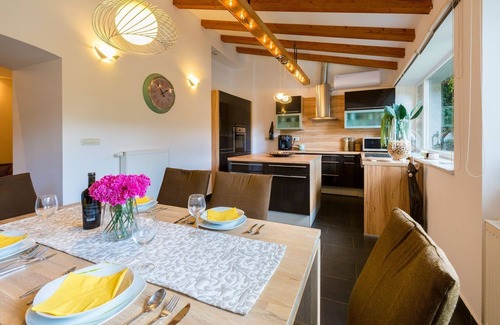 Kraljevica Casa | Finca apta para perros con 3 aparatos de aire acondicionado, piscina privada, barbacoa, lavadora, calefacción