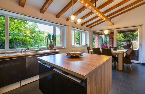 Kraljevica Casa | Finca apta para perros con 3 aparatos de aire acondicionado, piscina privada, barbacoa, lavadora, calefacción