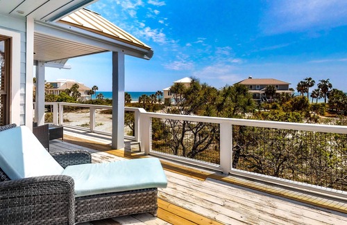 Plantation Casa | Dog-friendly Gulf-view home with a pool, washer/dryer, fireplace & AC