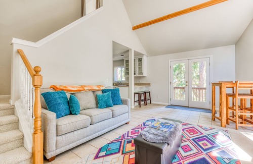 White Salmon Casa | Dog-Friendly Getaway w/ Deck, Grill & AC – Short Walk Downtown