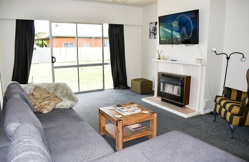Hamilton East Casa | Dog Friendly, Gym, Central