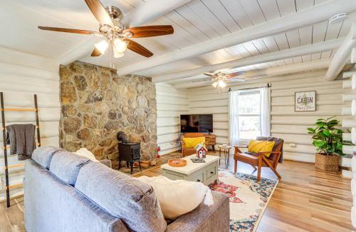 Hiawassee Casa | Dog-Friendly Hiawassee Cabin Near Lake and Hiking
