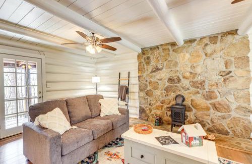 Hiawassee Casa | Dog-Friendly Hiawassee Cabin Near Lake and Hiking