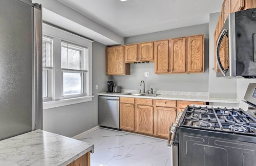 Cheektowaga Casa | Dog-Friendly Home ~ 14 Mi to Highmark Stadium
