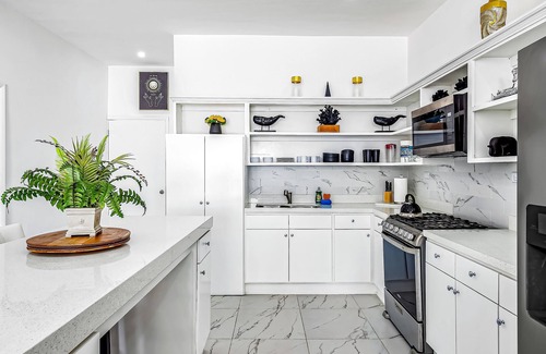 La Paloma Casa | Dog-friendly home 3 rows to beach with rooftop deck, pool, hot tub, & kitchen
