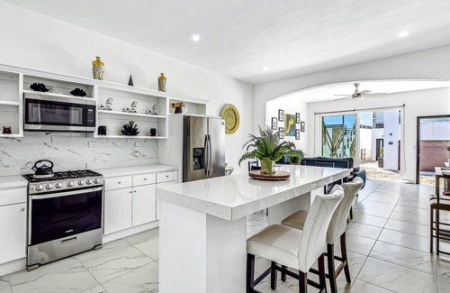 La Paloma Casa | Dog-friendly home 3 rows to beach with rooftop deck, pool, hot tub, & kitchen