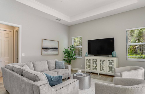 Palm River Estates Casa | Dog-friendly home close to beach with screened patio & pool, & central AC