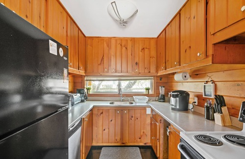 Ocean Beach Casa | Dog-friendly home just blocks from the bay with deck & private hot tub
