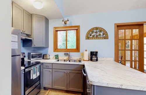 Glen Arbor Casa | Dog-friendly home near the lake with a deck, fireplace, washer/dryer