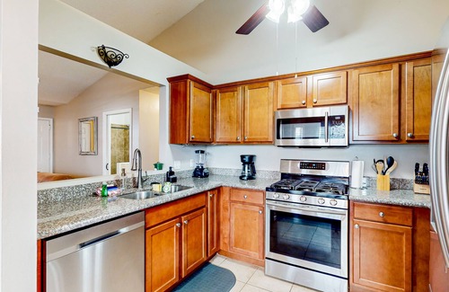 Niceville Casa | Dog-friendly home near Destin, golf, & sports courts with fireplace, grill, W/D