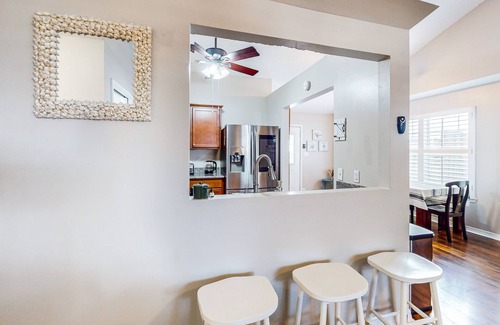 Niceville Casa | Dog-friendly home near Destin, golf, & sports courts with fireplace, grill, W/D