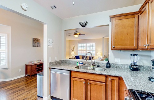 Niceville Casa | Dog-friendly home near Destin, golf, & sports courts with fireplace, grill, W/D