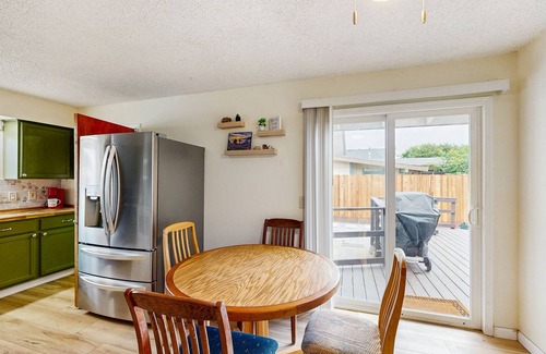 McKinleyville Casa | Dog friendly home w/gas grill, large backyard, horseshoe pit - close to beaches