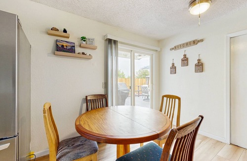 McKinleyville Casa | Dog friendly home w/gas grill, large backyard, horseshoe pit - close to beaches