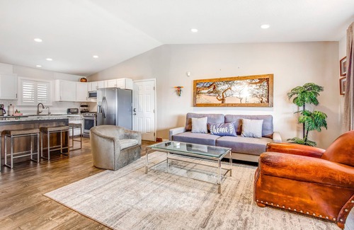 North Snyderville Basin Casa | Dog-Friendly Home w/Private Hot Tub, Enclosed Yard, Gas Grill, and Central A/C