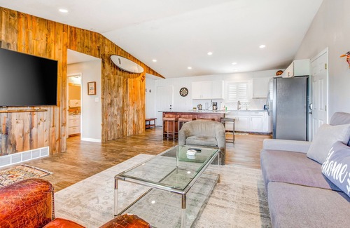 North Snyderville Basin Casa | Dog-Friendly Home w/Private Hot Tub, Enclosed Yard, Gas Grill, and Central A/C
