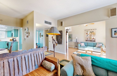 Viewpointe Casa | Casa para perros con piscina compartida, espacio al aire libre: cerca del golf, senderismo.