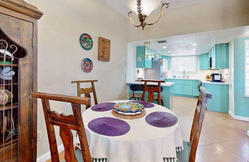 Viewpointe Casa | Casa para perros con piscina compartida, espacio al aire libre: cerca del golf, senderismo.