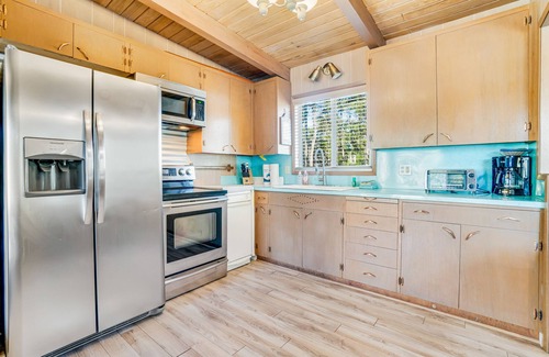Tierra Del Mar Casa | Dog-friendly home with hot tub, fireplace, & game room - steps to beach