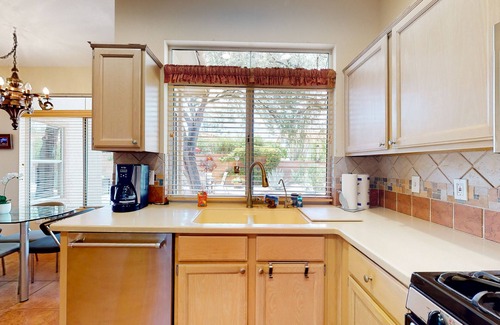 Rancho Vistoso Casa | Dog-friendly home with pool, hot tub, tennis, gym, patio, on-site restaurant, AC
